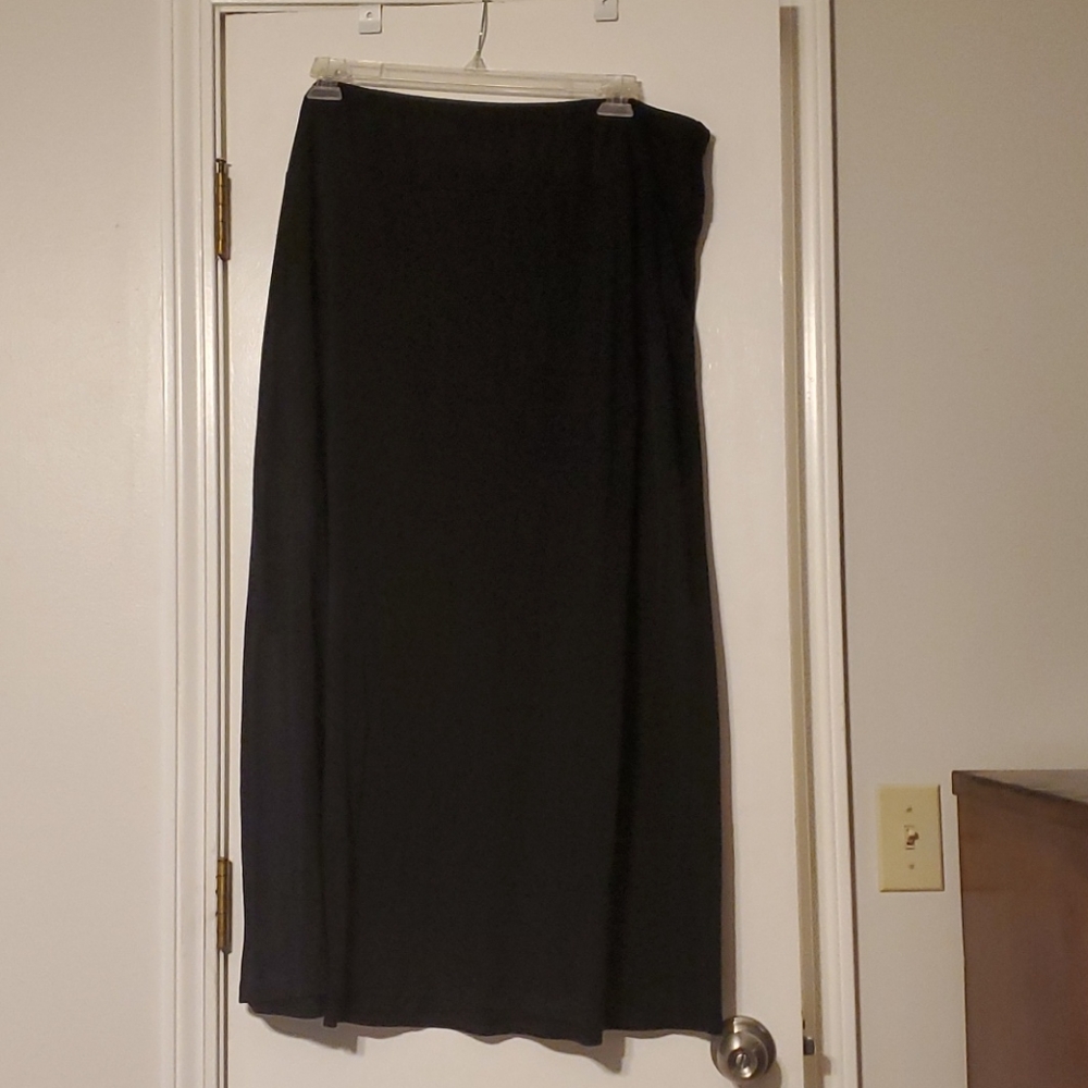 Long knit maxi skirt